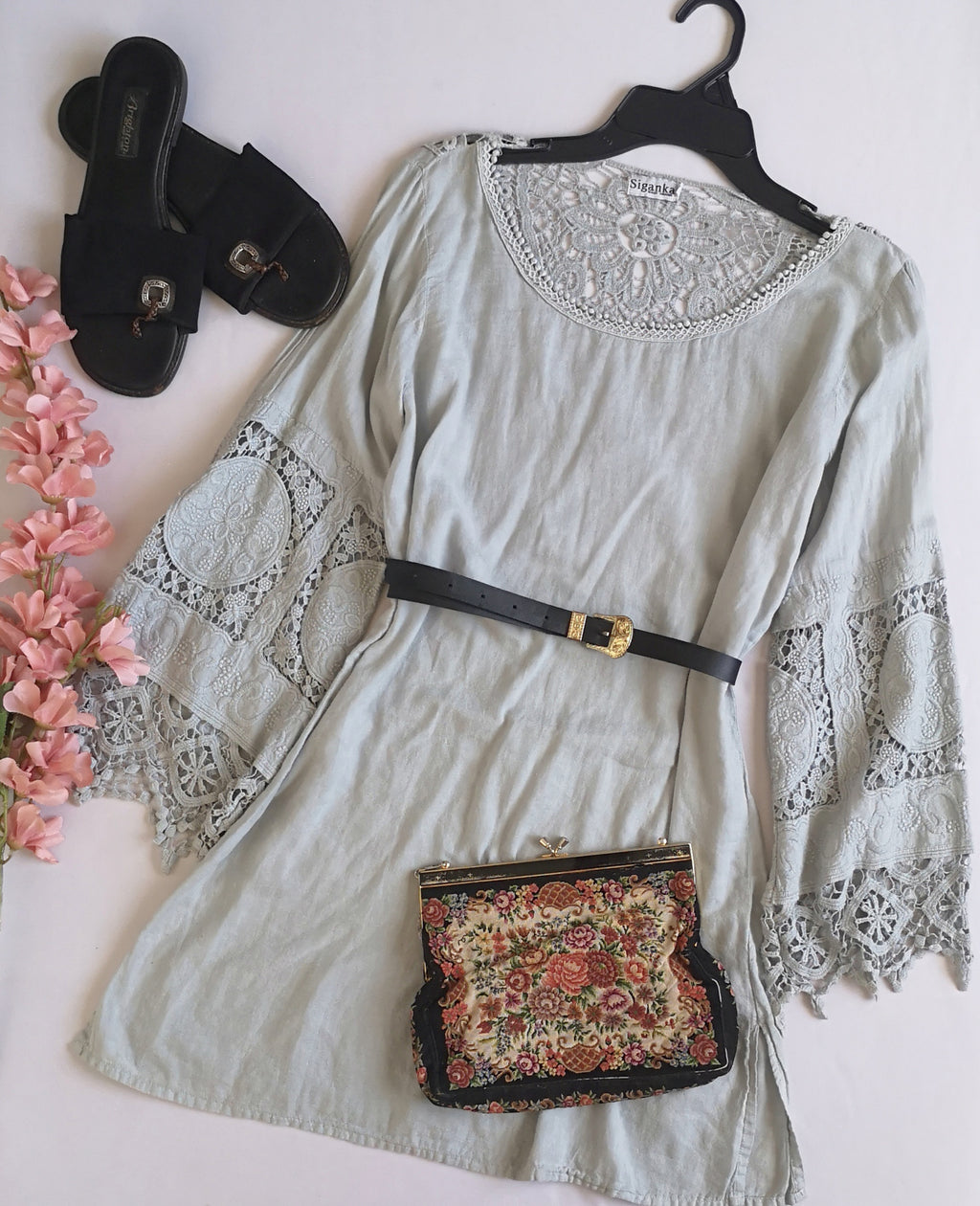 Vestido mangas bordadas