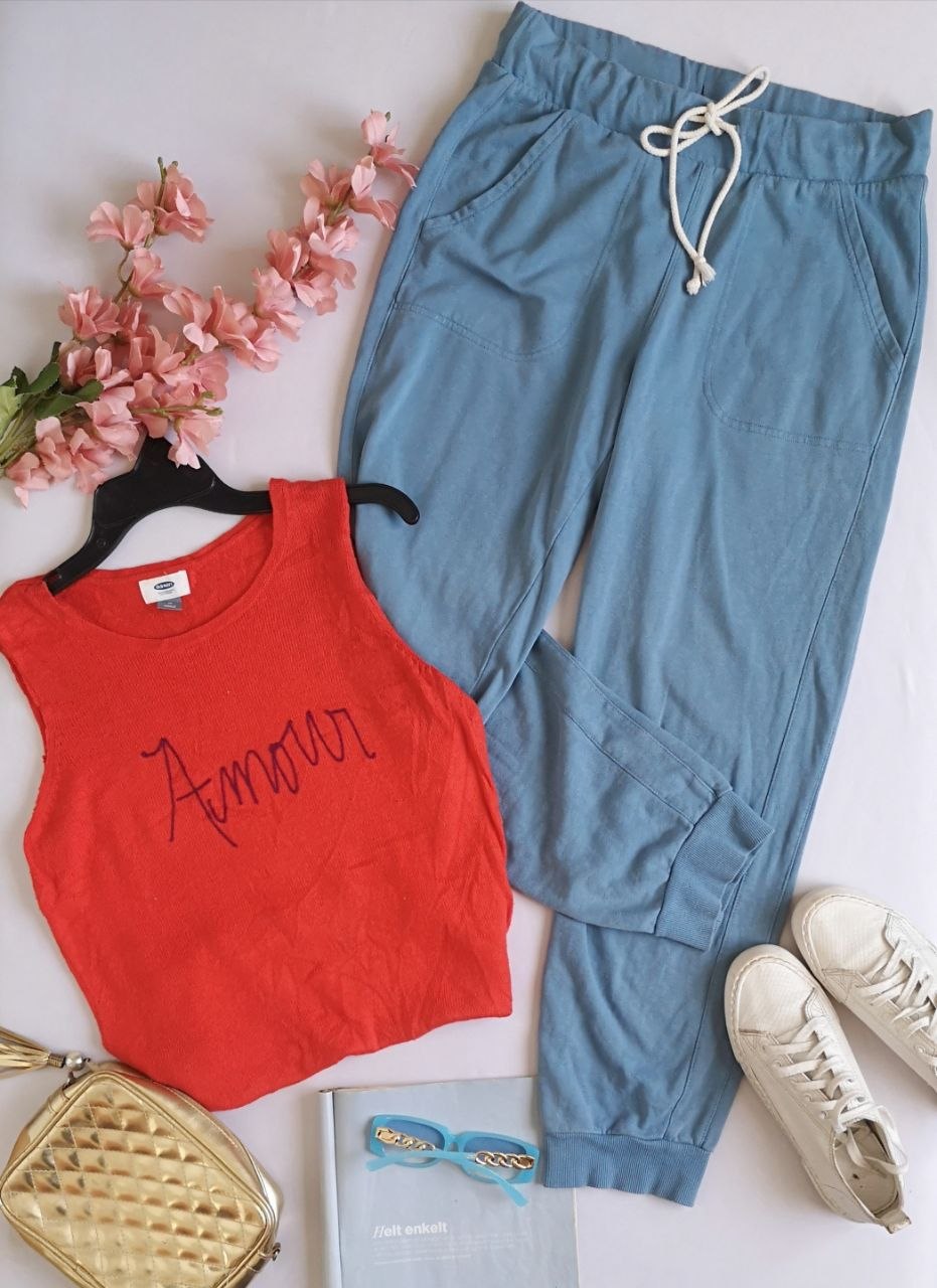Pants con bolsas a los lados y blusa sin mangas ⚓