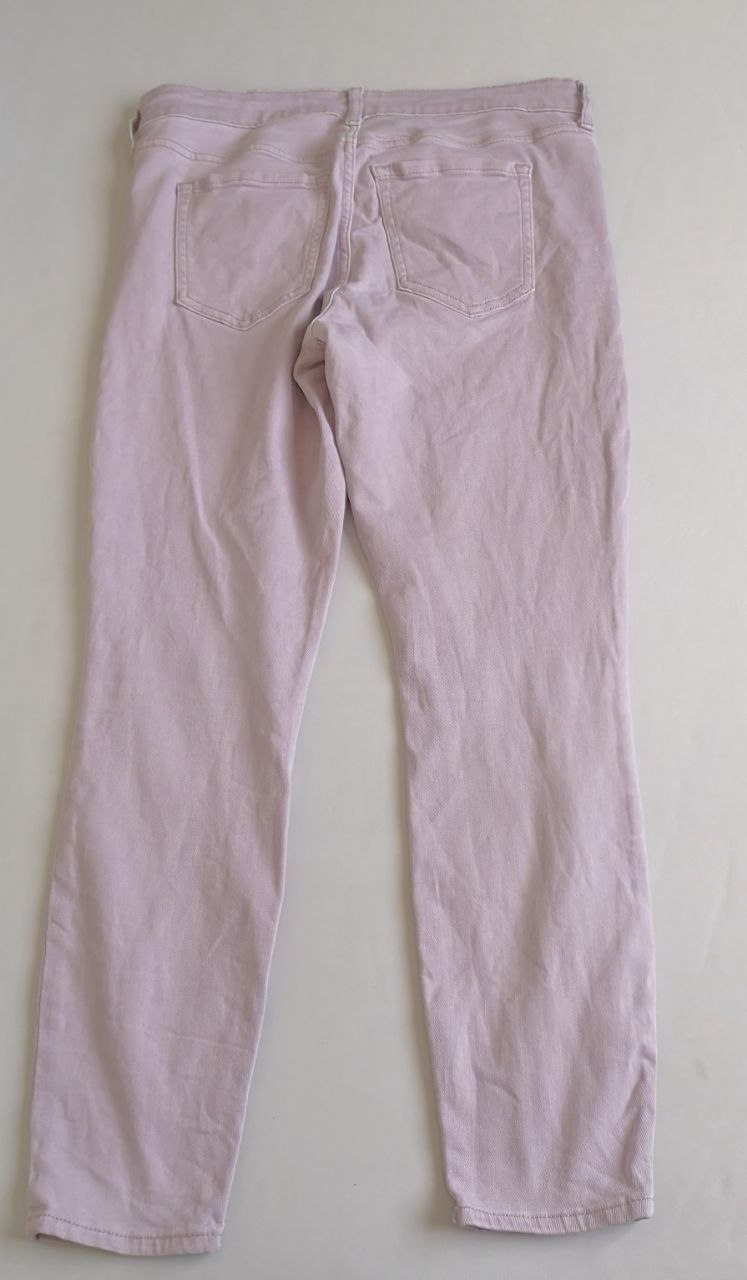 Jeans con blusa de chifón