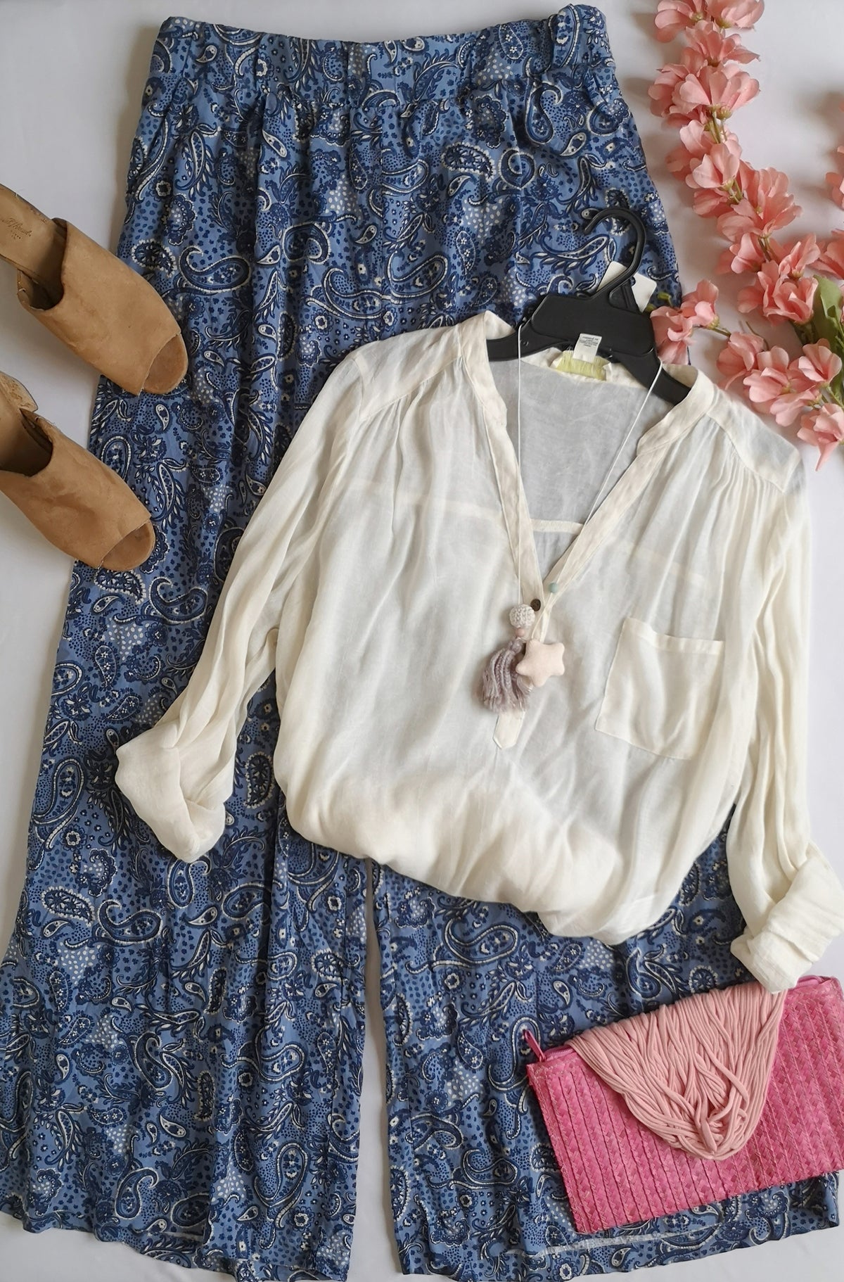 Palazzo con bolsas a los lados y blusa tela suave