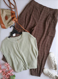 Pantalón tipo cargo con blusa tejida