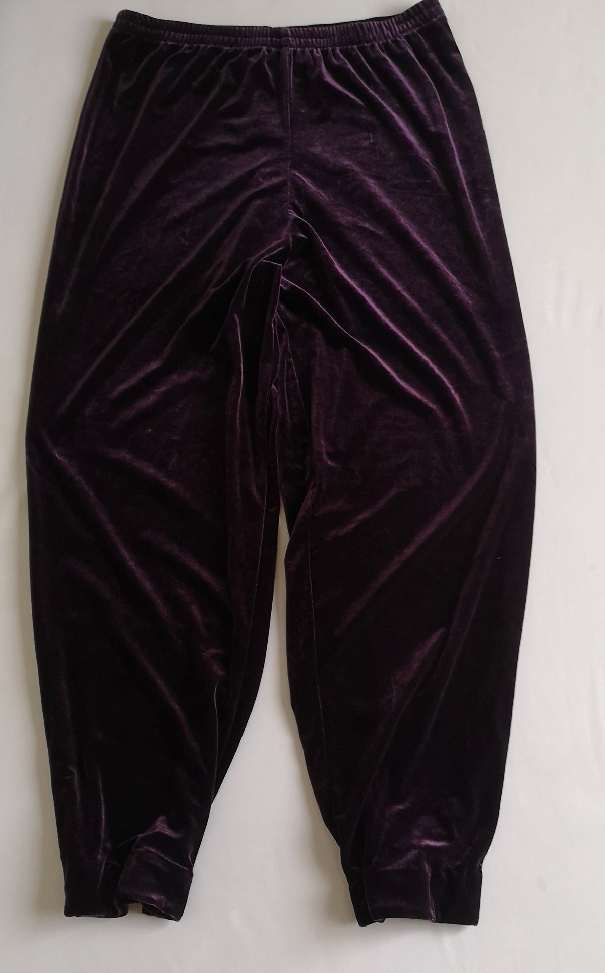 Pantalón bombacho de terciopelo con blusa