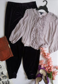 Pantalón bombacho de terciopelo con blusa