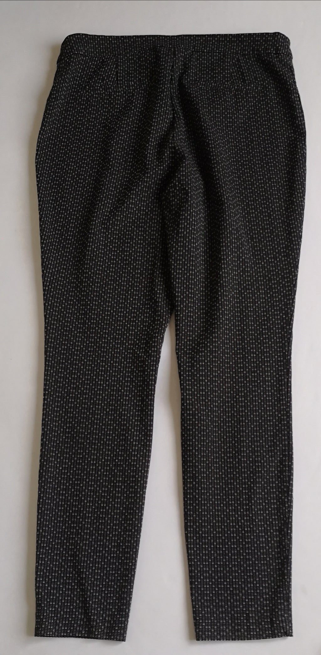 Pantalón tela suave con blusa acanalada