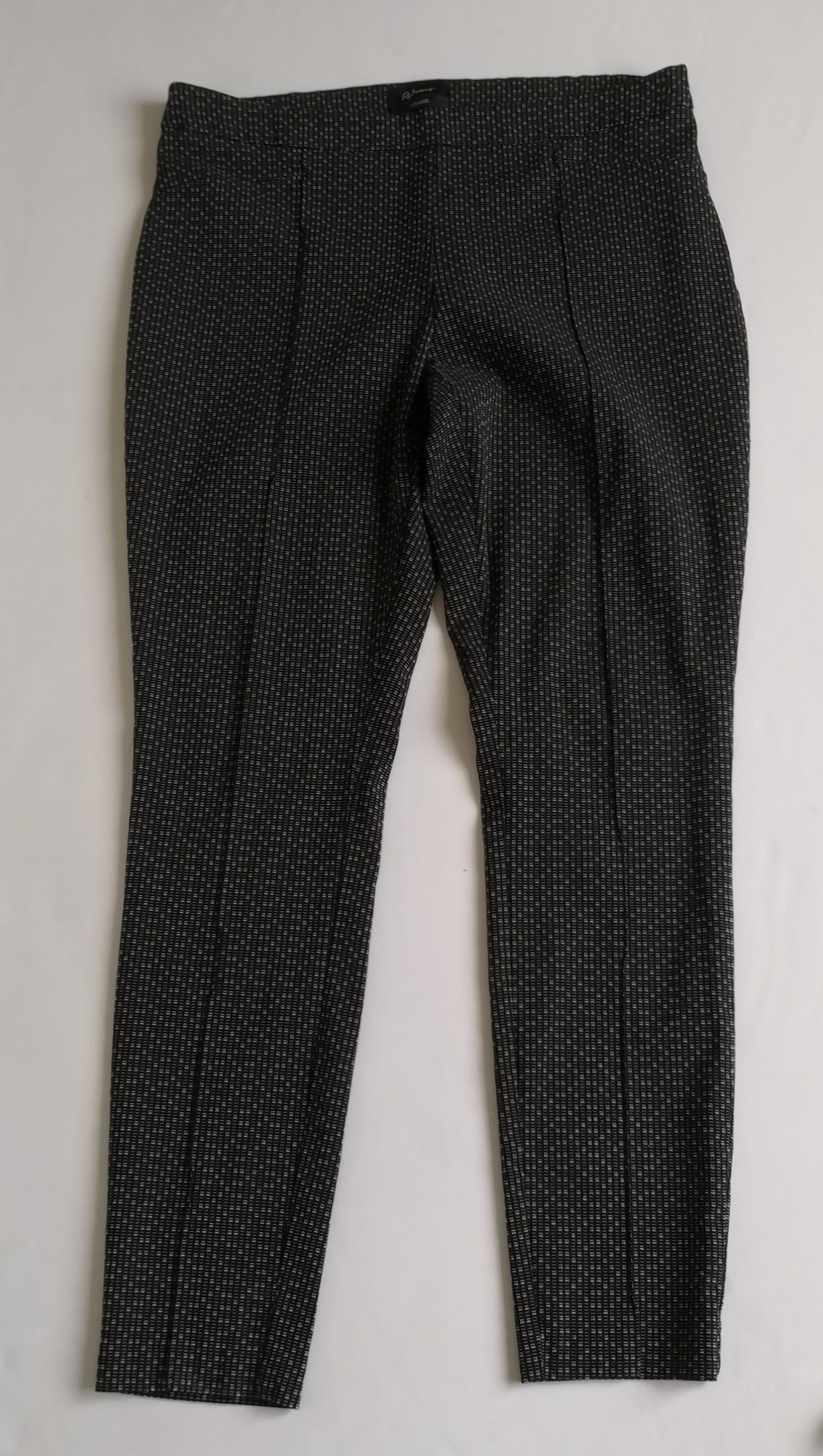 Pantalón tela suave con blusa acanalada