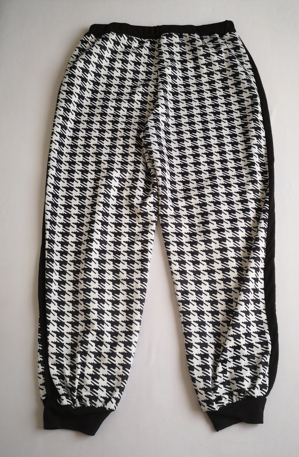 Blusa tejida con pantalón tipo pants ⚓