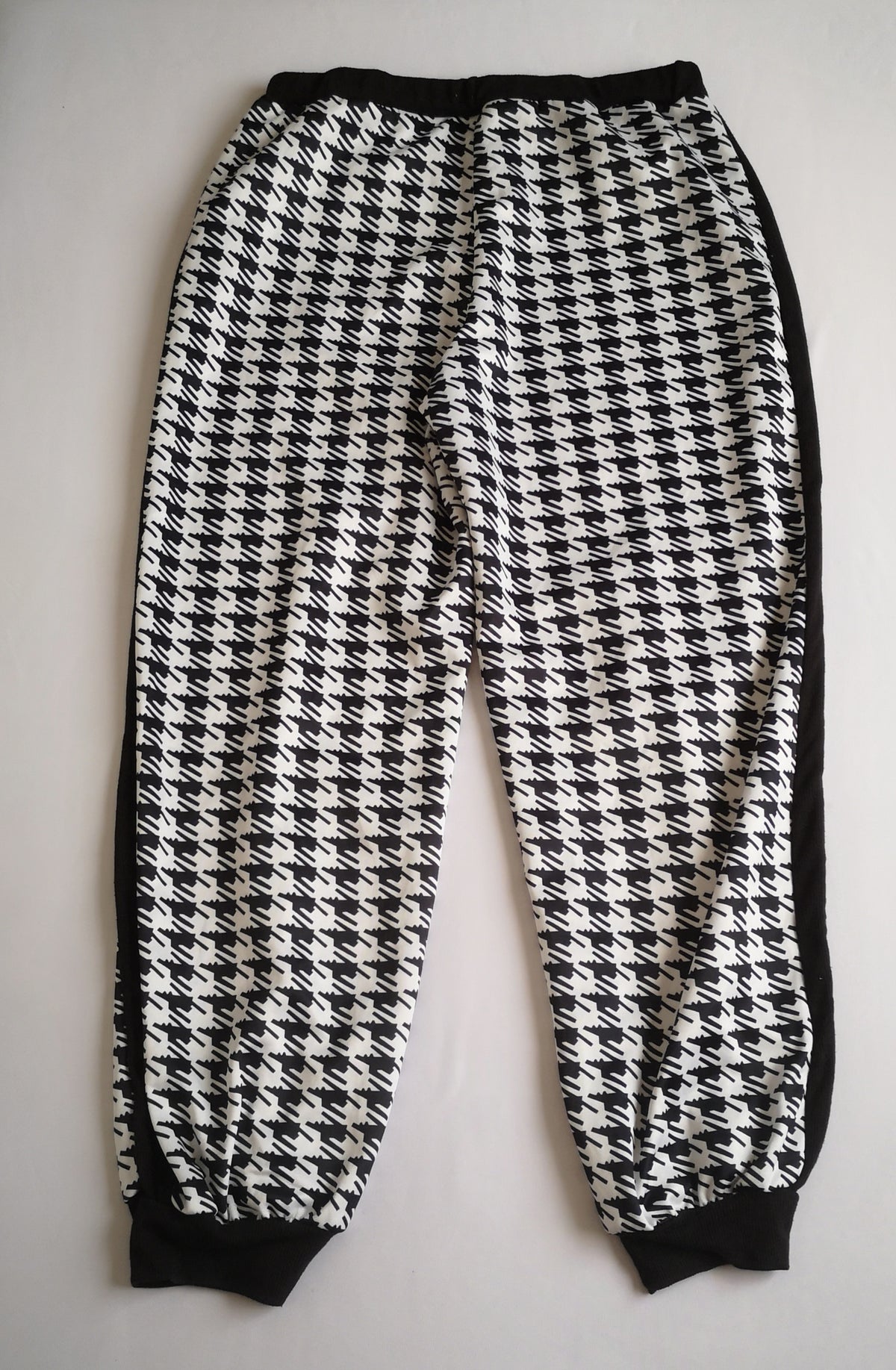 Blusa tejida con pantalón tipo pants ⚓
