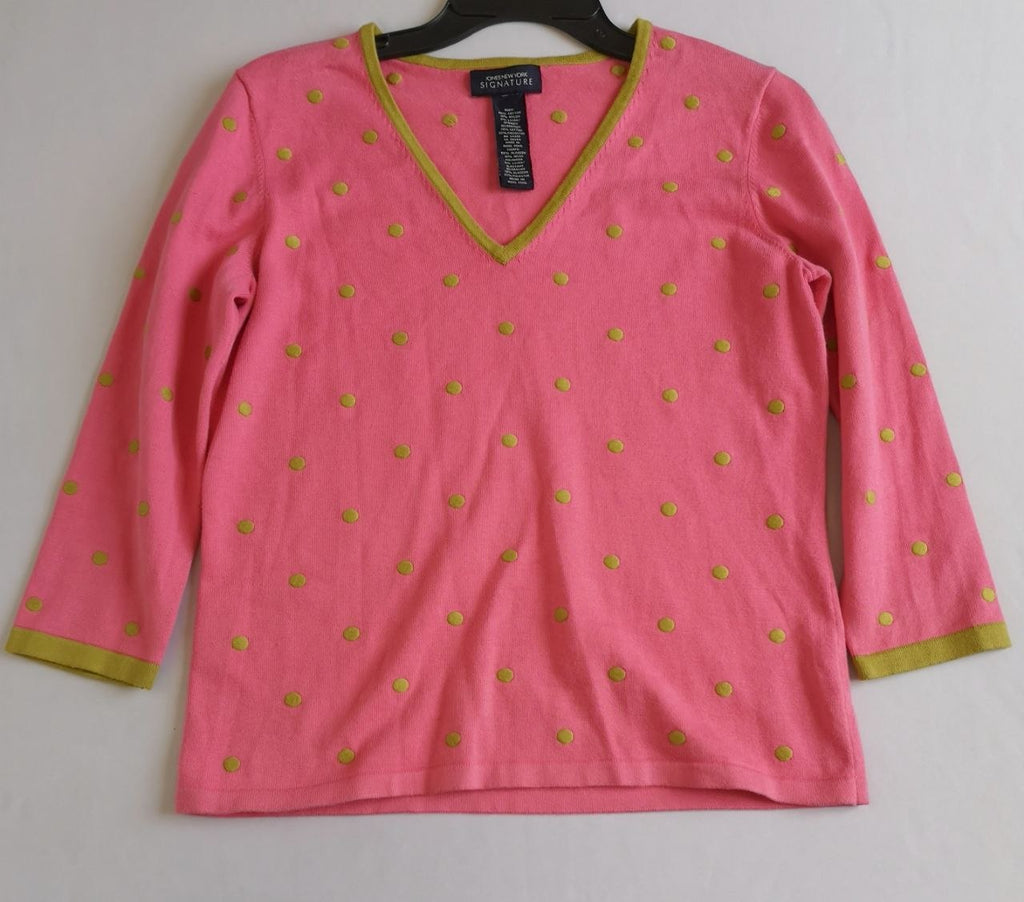 Jeans cintura alta con blusa cuello en V