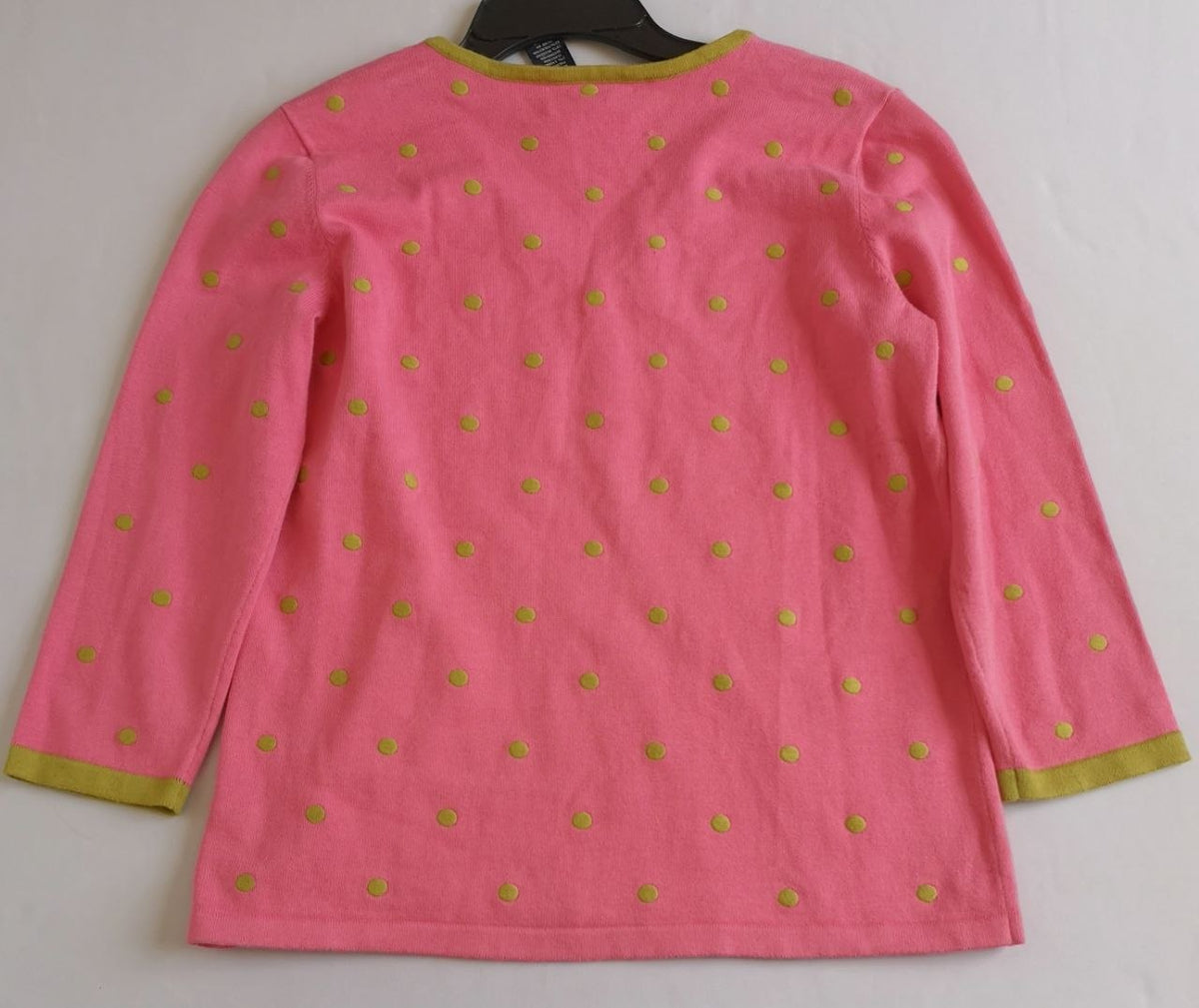 Jeans cintura alta con blusa cuello en V