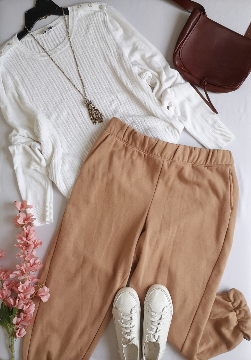 Sueter con botones en lo hombros con pants