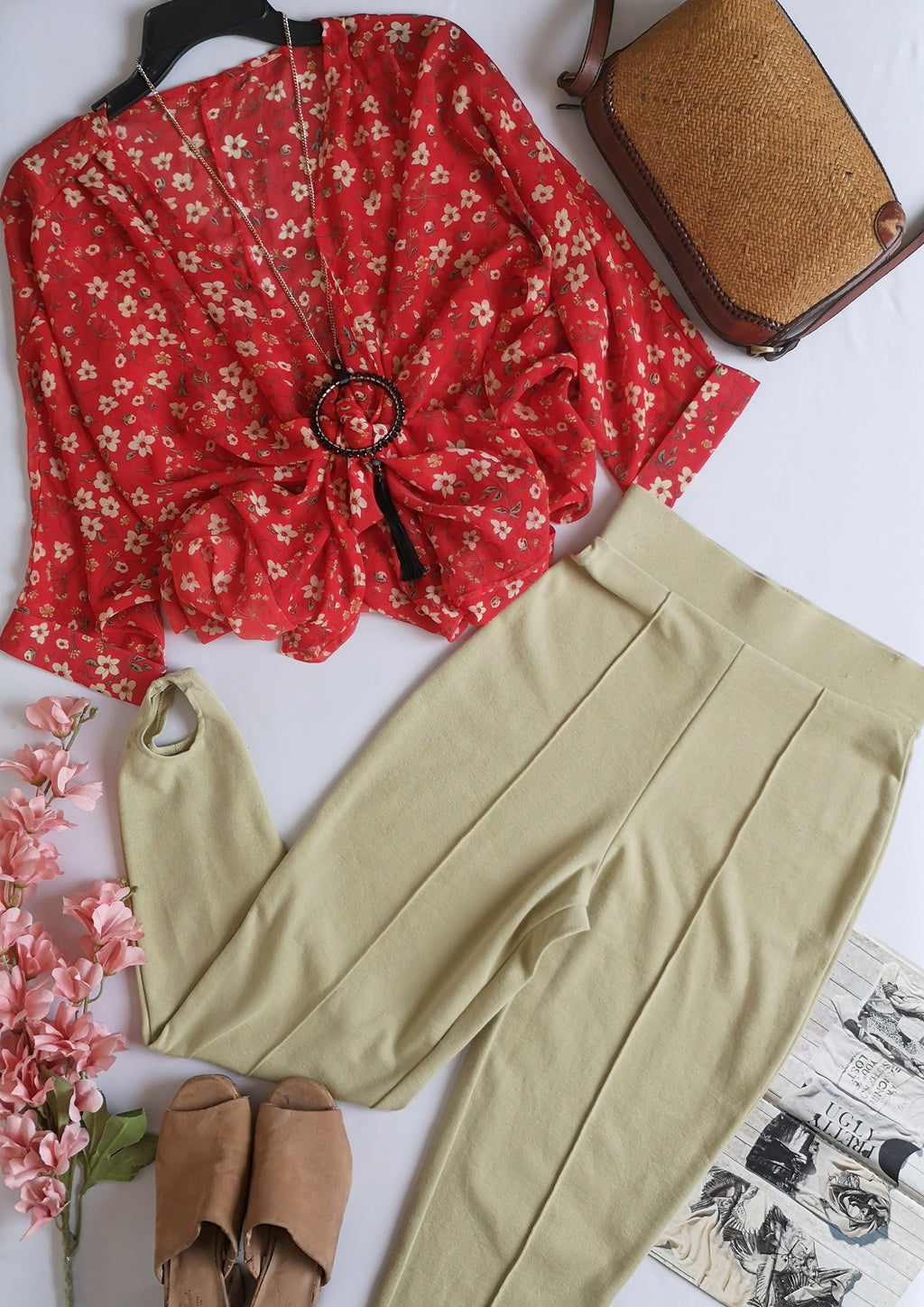 Pantalón cintura alta con kimono de chifon