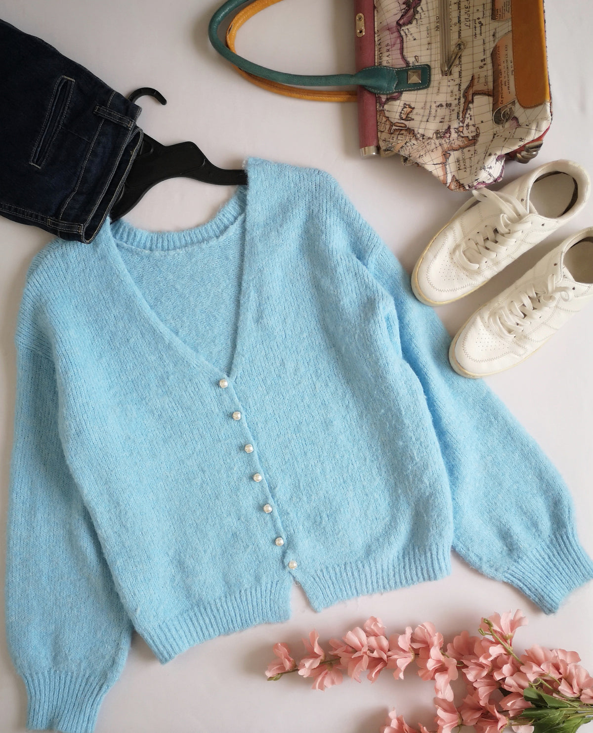 Sueter con botones atrás 💙