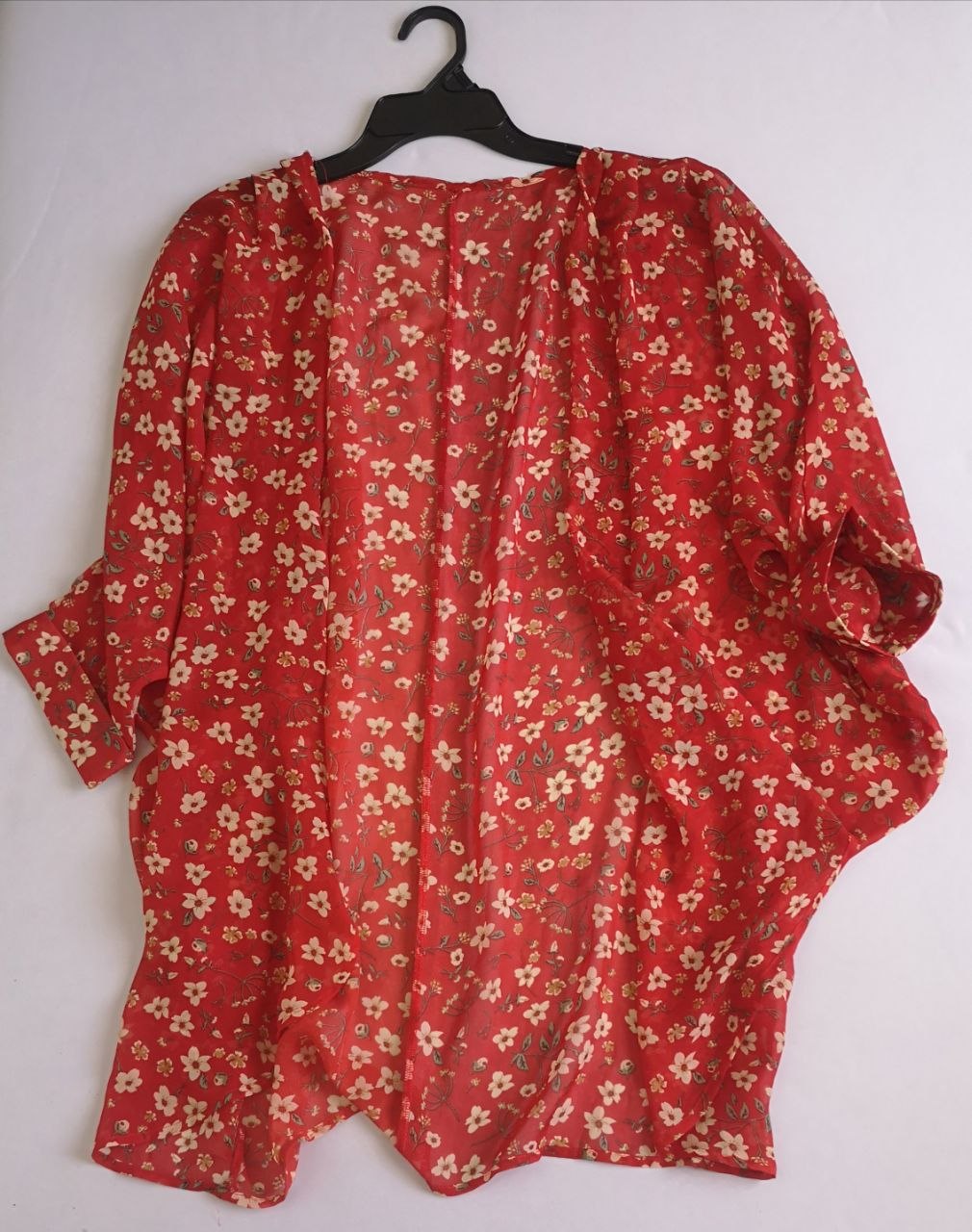 Pantalón cintura alta con kimono de chifon