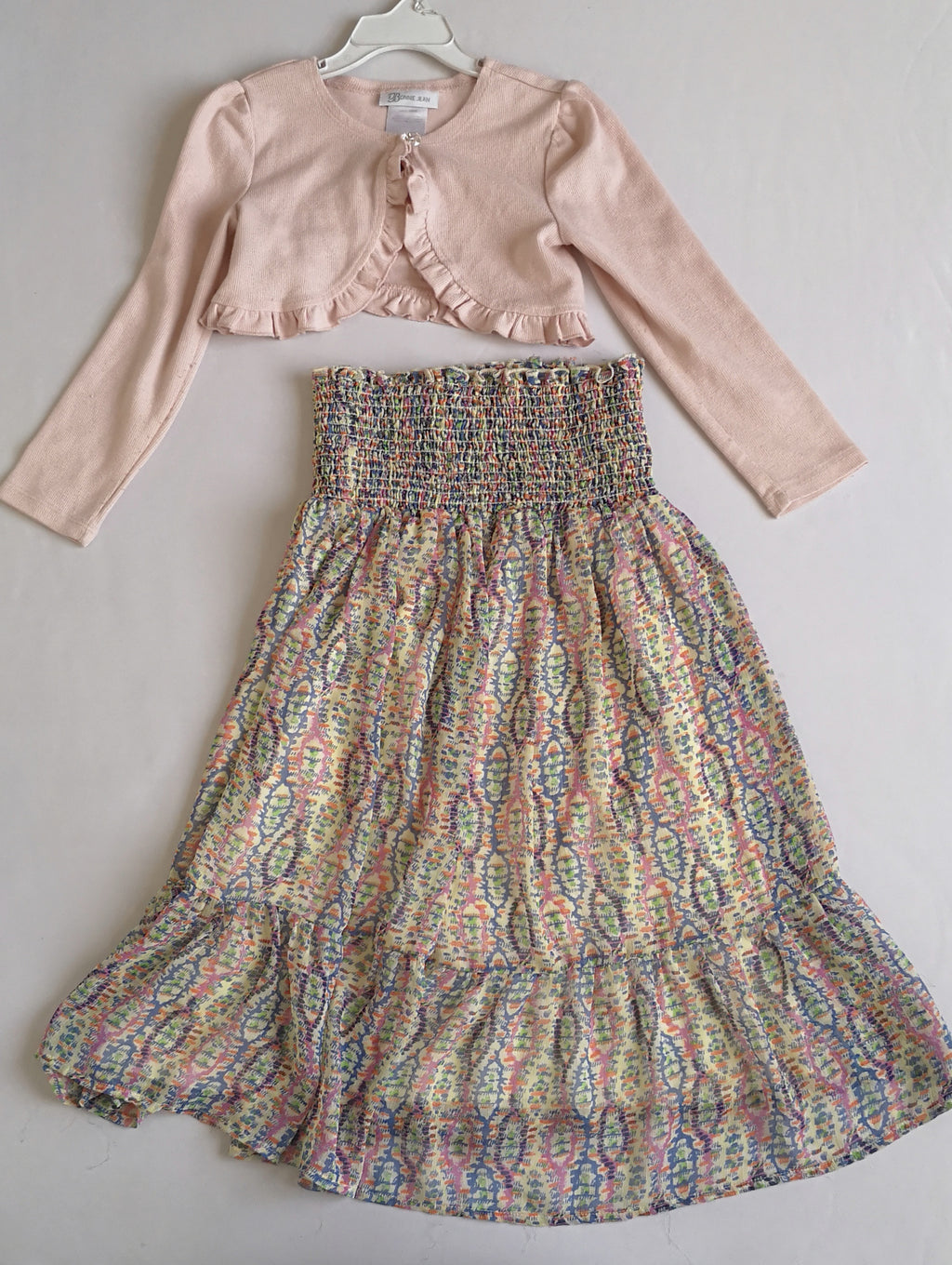 Cardigan corto con vestido strapless 💙
