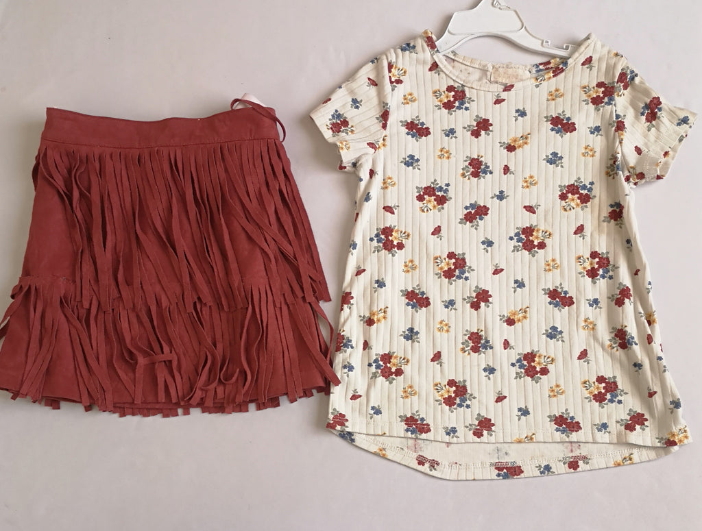 Falda con flecos y blusa ❤️