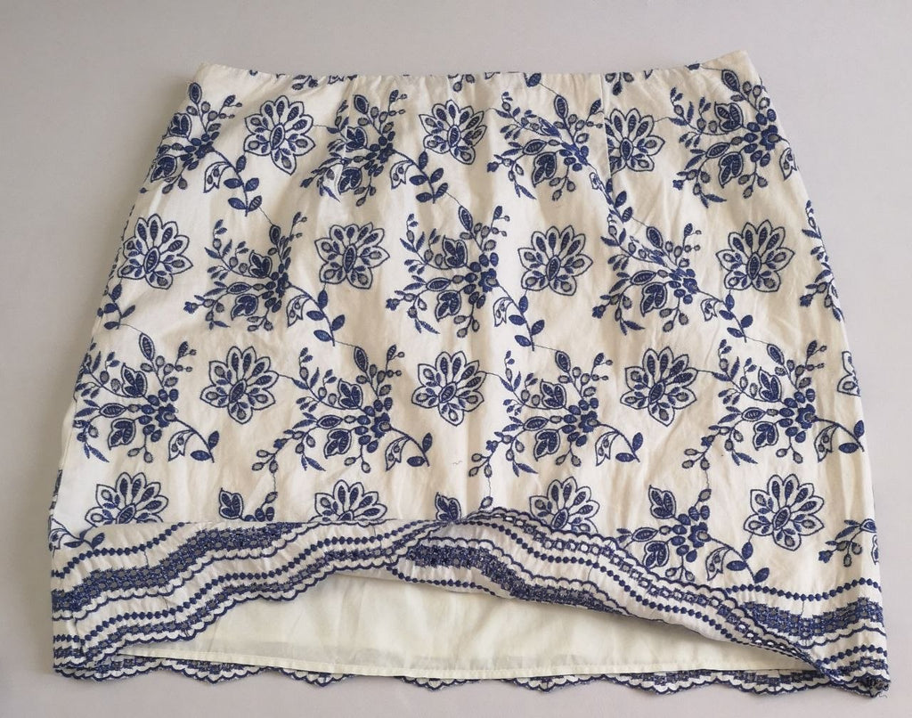 Blusa manga 3/4 con falda bordada