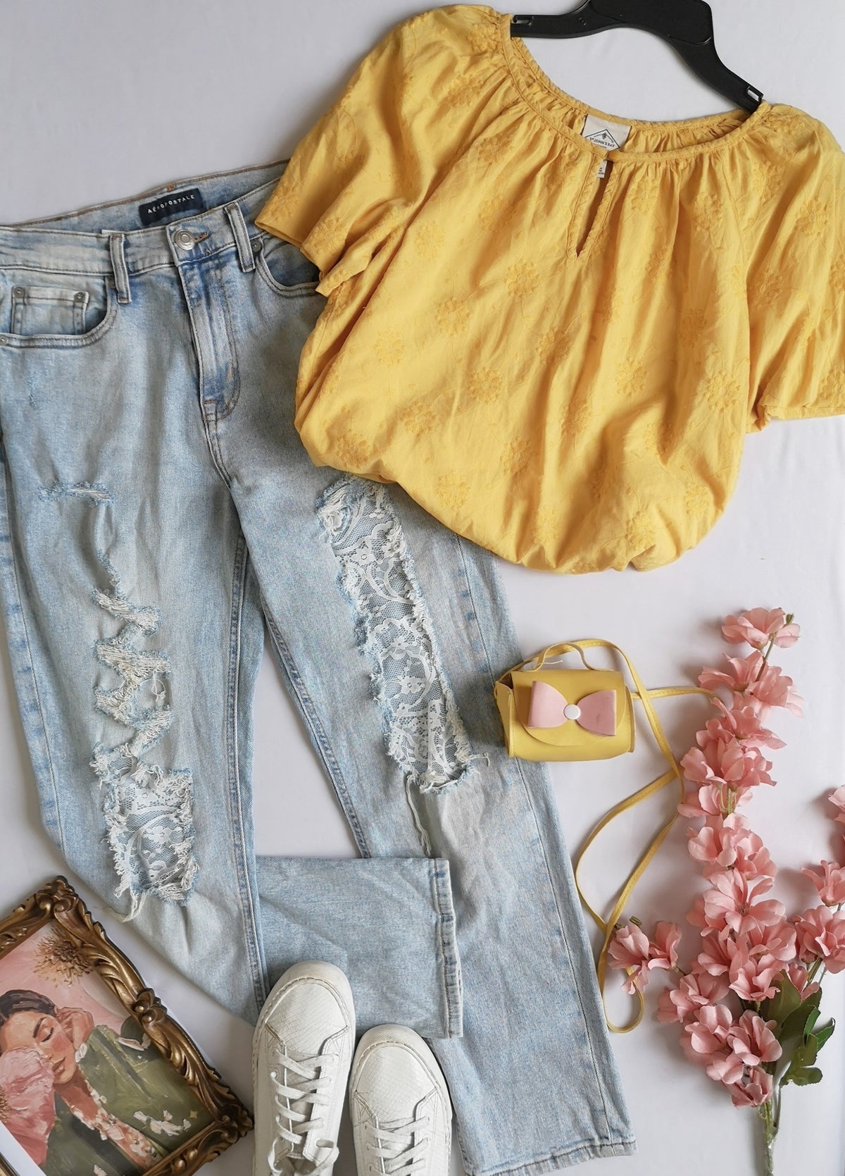 Blusa manga corta y jeans con encaje ⚓