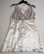 Vestido tipo seda incluye cartera