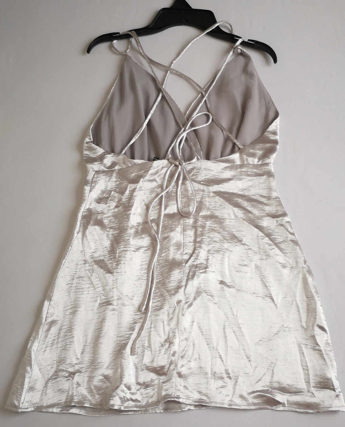 Vestido tipo seda incluye cartera