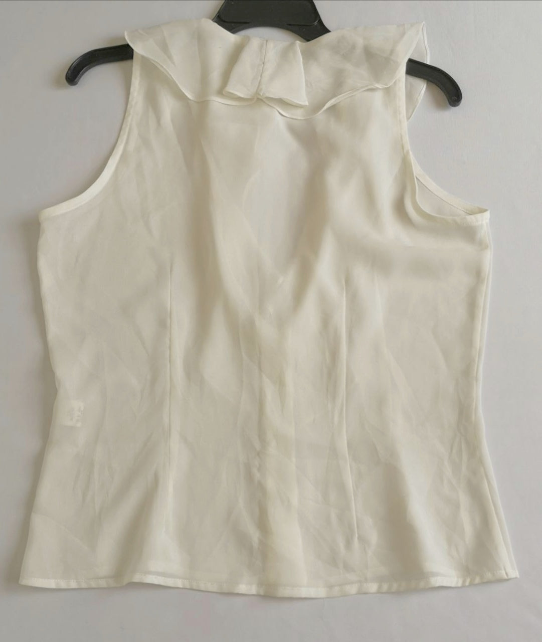 Chaleco tipo boho y blusa con olanes ⚓