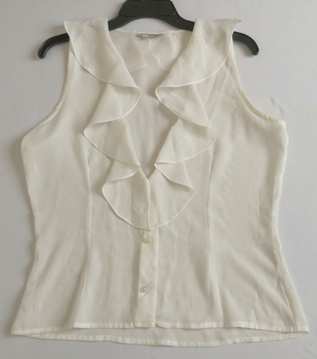 Chaleco tipo boho y blusa con olanes ⚓