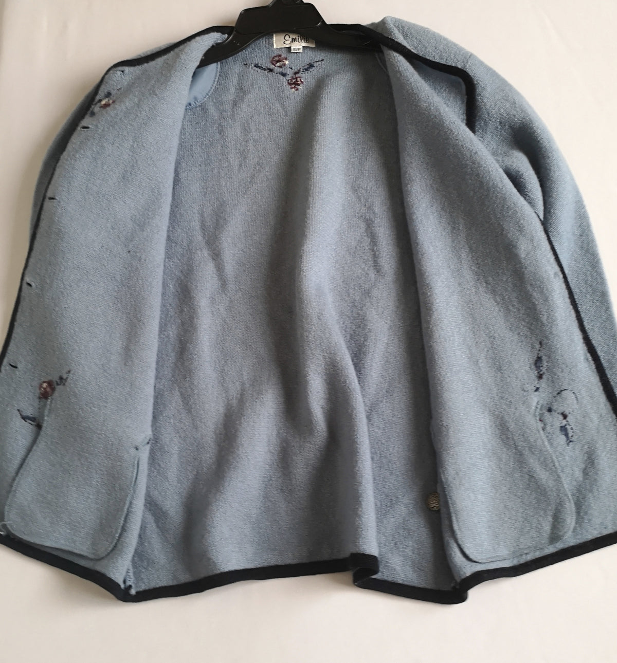 Chaqueta bordada tejida