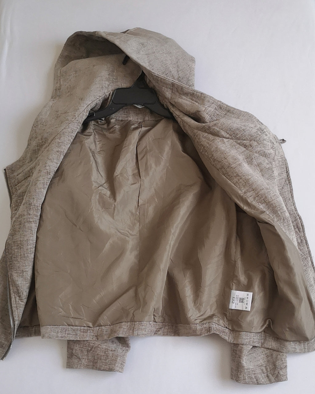 Jacket estilo over size con gorro
