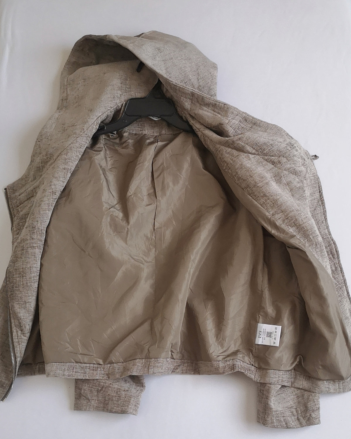 Jacket estilo over size con gorro
