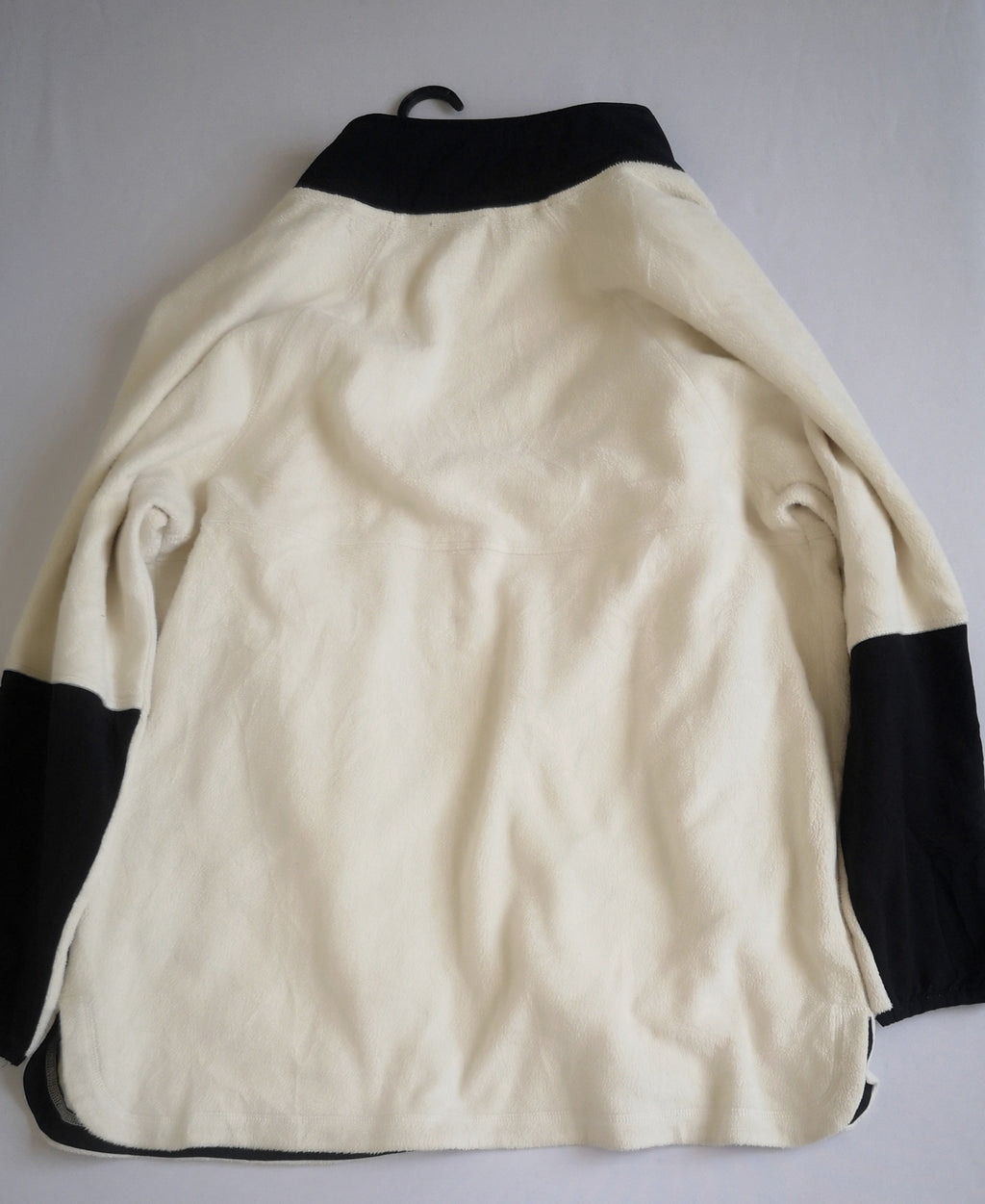 Jacket estilo teddy con bolsas