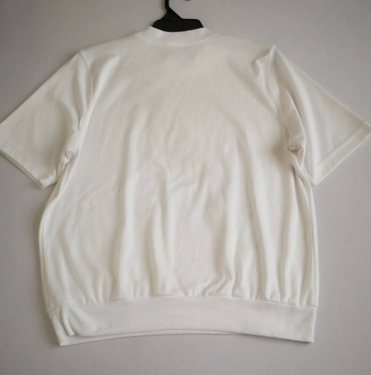 Blusa bordada incluye collar