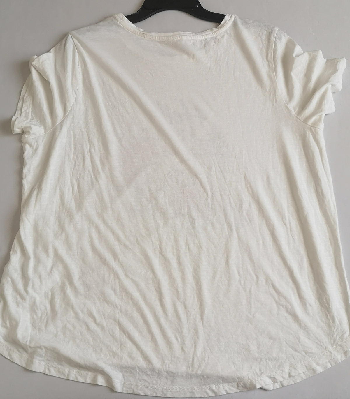 Blusa tela suave Incluye collar