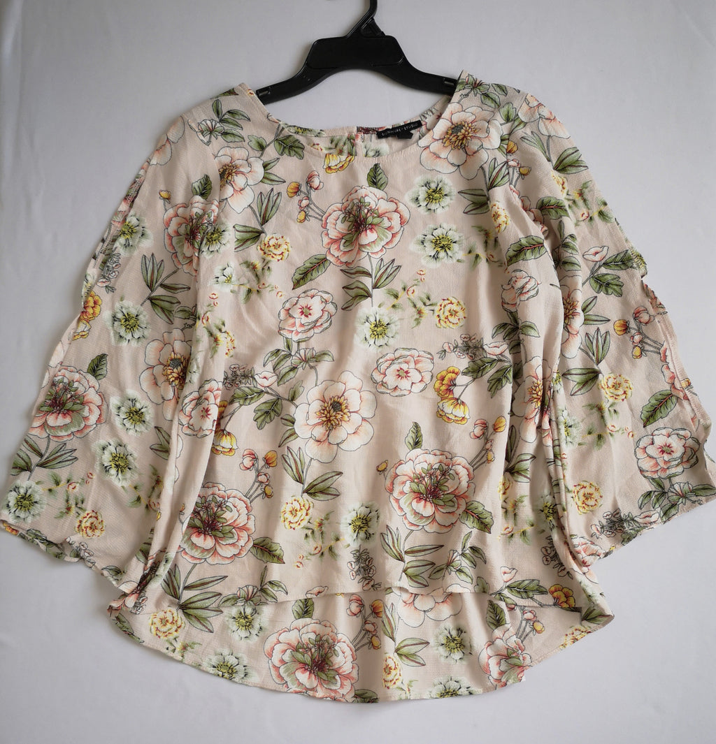 Short con blusa abierta de las mangas ⚓