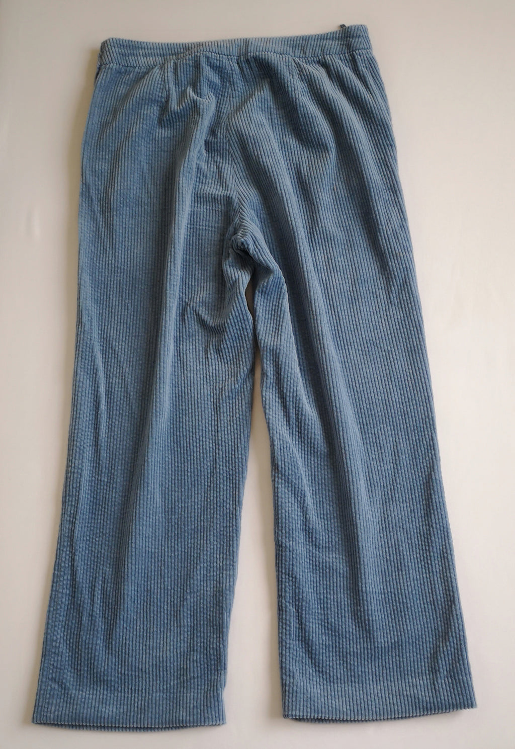 Sueter con pantalón de corduroy ancho de abajo ⚓