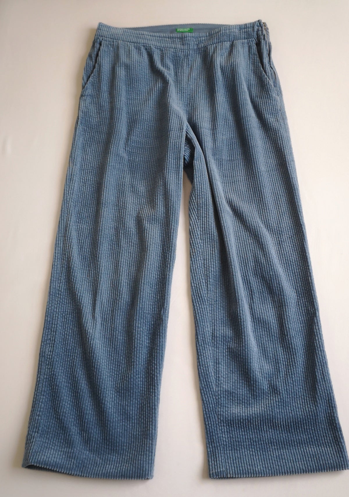 Sueter con pantalón de corduroy ancho de abajo ⚓