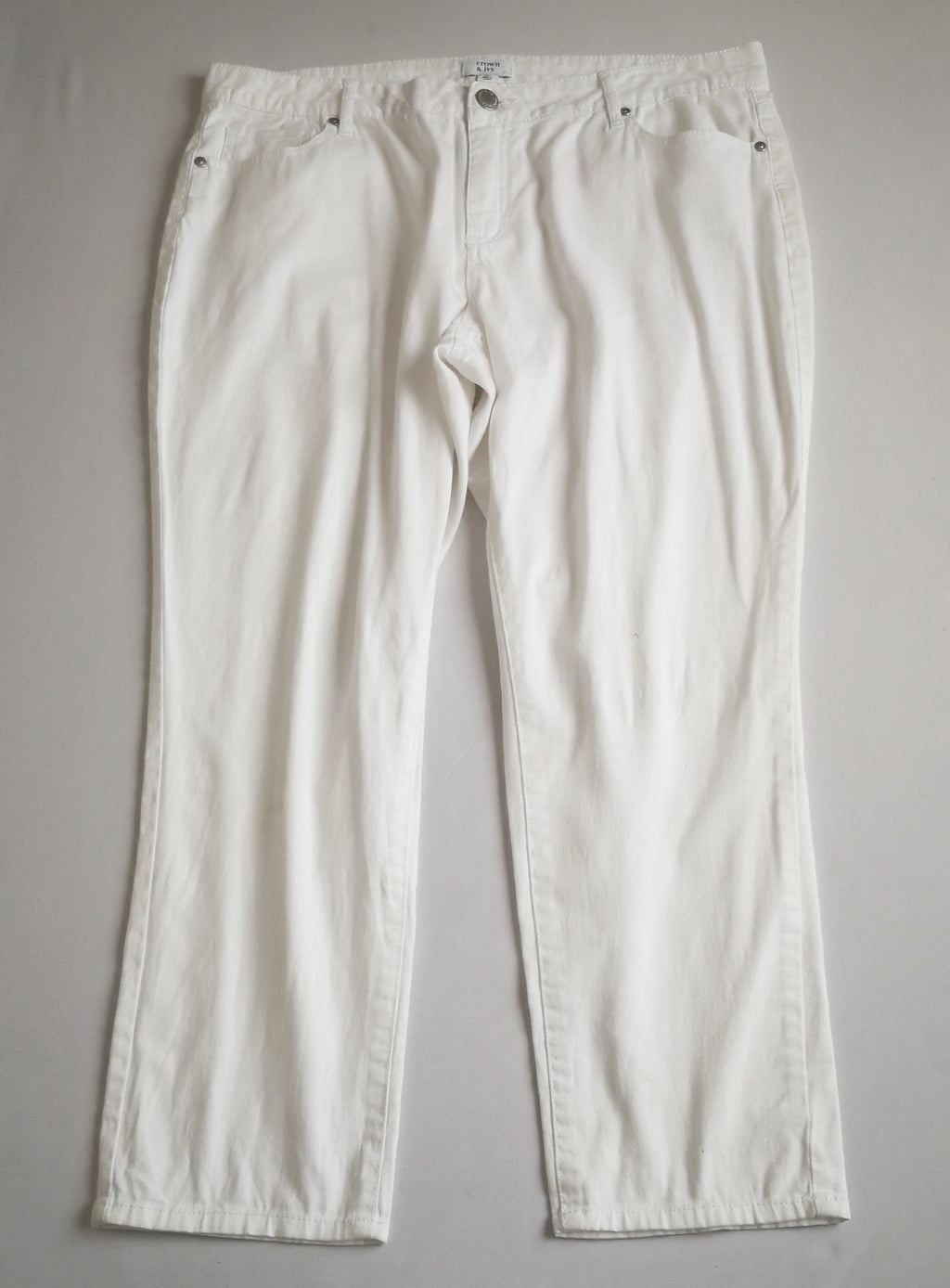 Pantalón corte recto con blusa corta ⚓