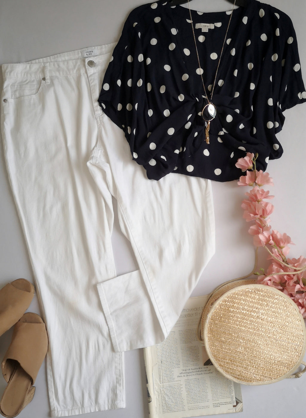 Pantalón corte recto con blusa corta ⚓