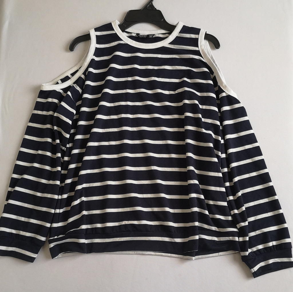 Blusa hombros descubiertos con pantalón tela de vestir ⚓