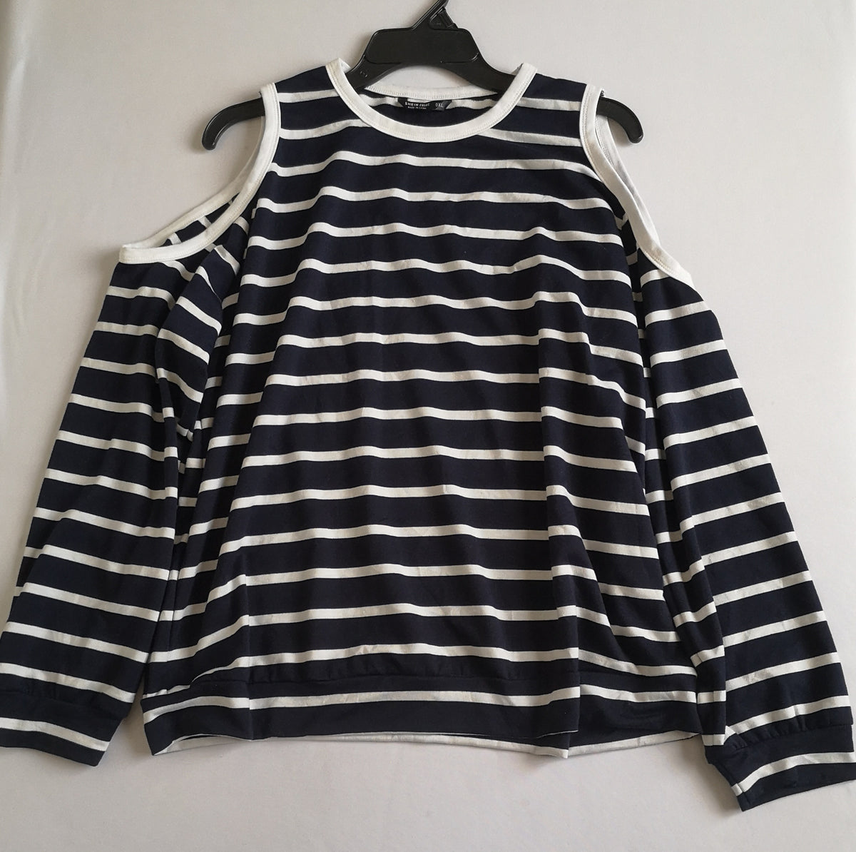 Blusa hombros descubiertos con pantalón tela de vestir ⚓