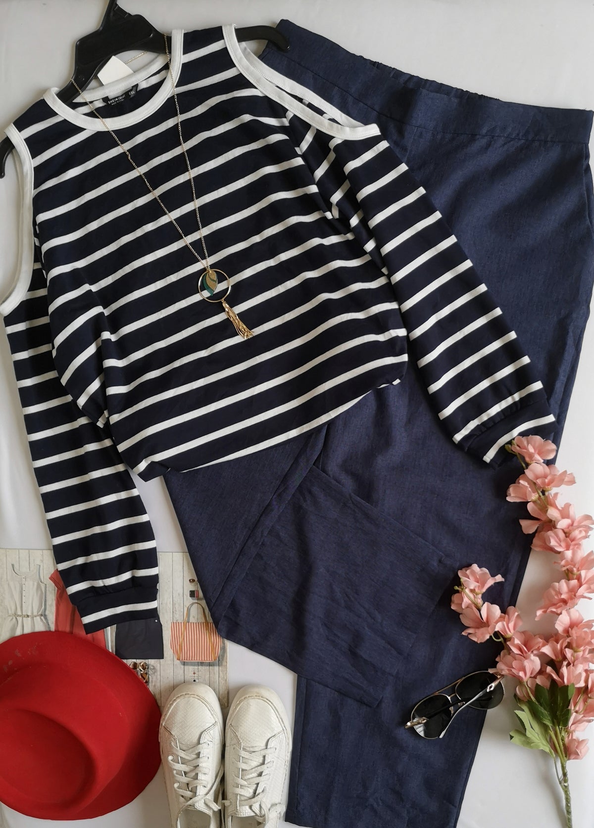 Blusa hombros descubiertos con pantalón tela de vestir ⚓