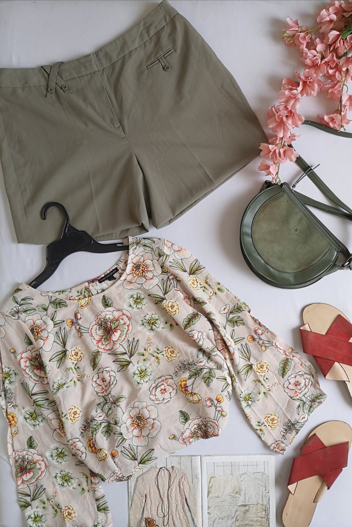 Short con blusa abierta de las mangas ⚓