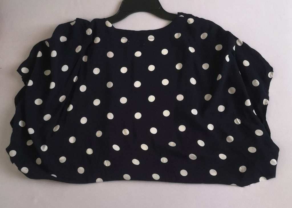 Pantalón corte recto con blusa corta ⚓