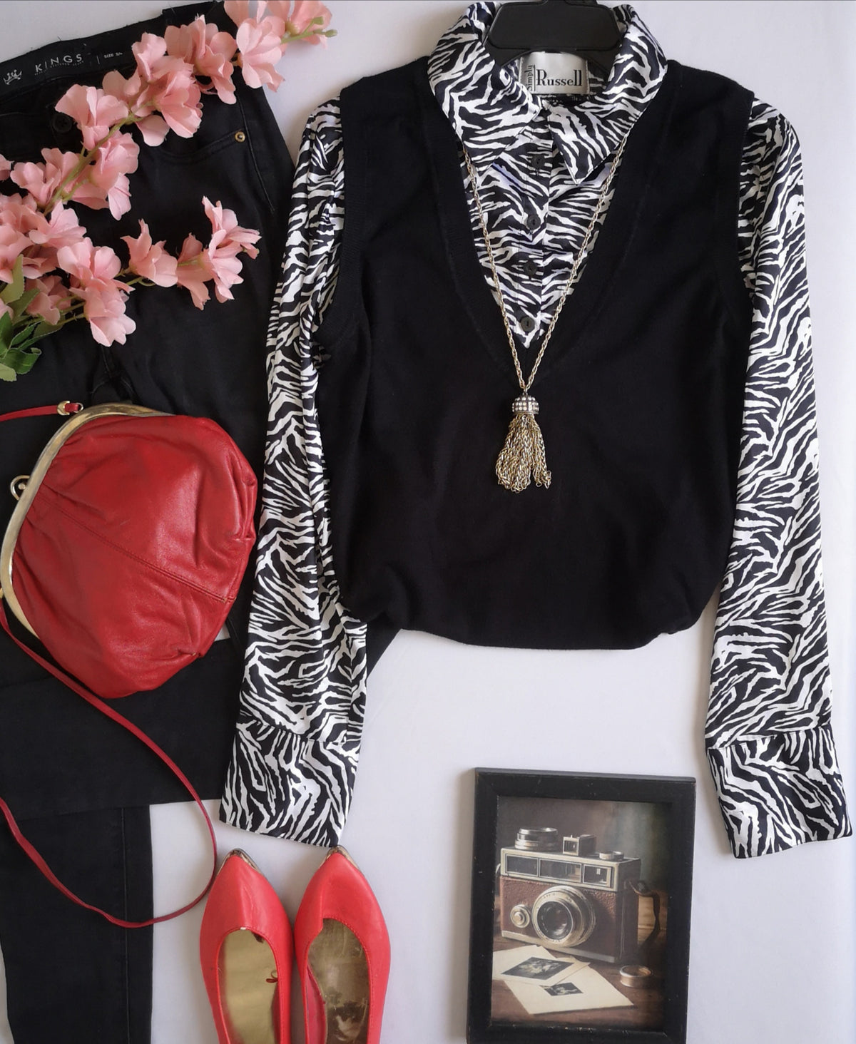 Blusa con chaleco pegado incluye collar