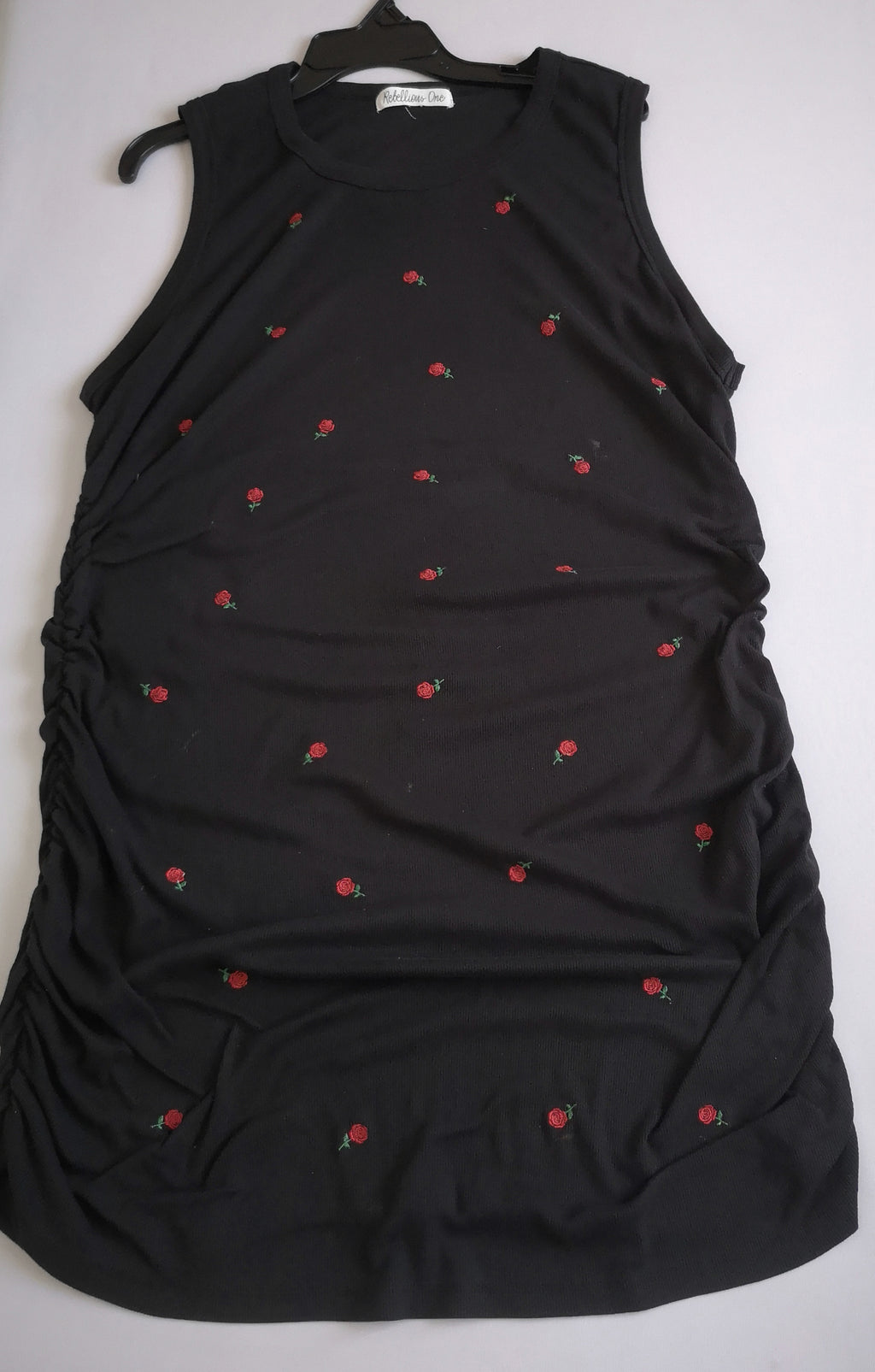 Vestido corrugado de los lados incluye collar ❤️