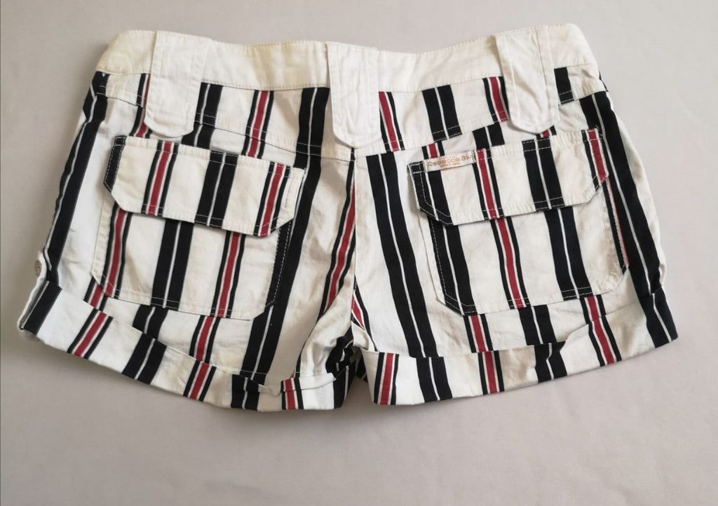 Blusa tipo over size con shorts