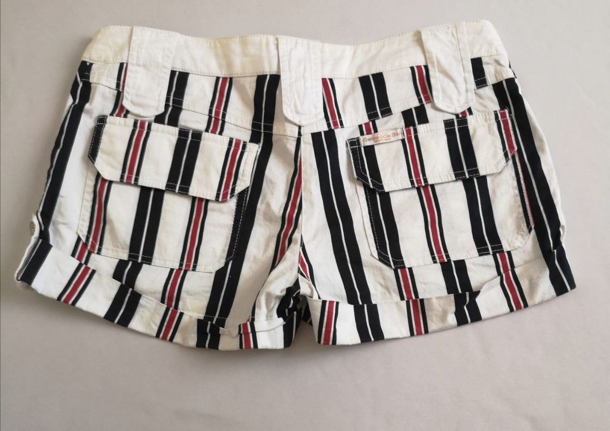 Blusa tipo over size con shorts