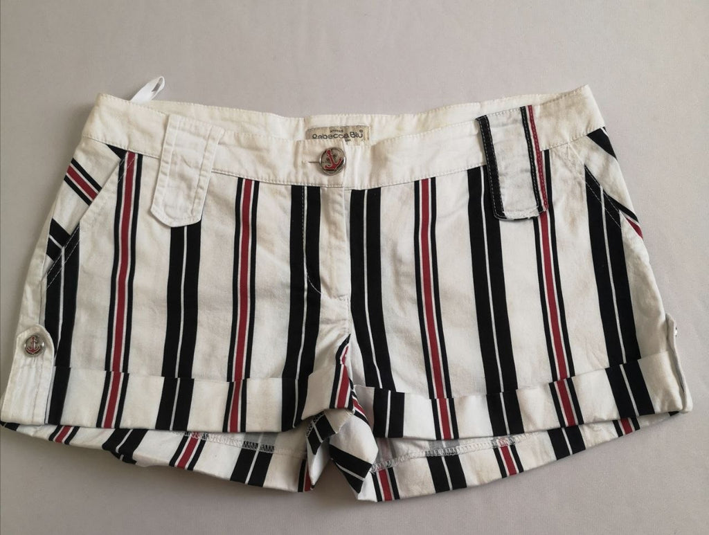 Blusa tipo over size con shorts