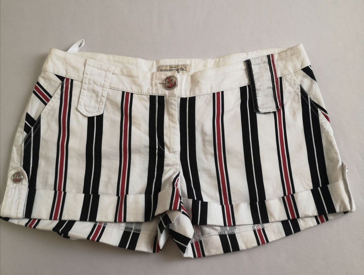 Blusa tipo over size con shorts