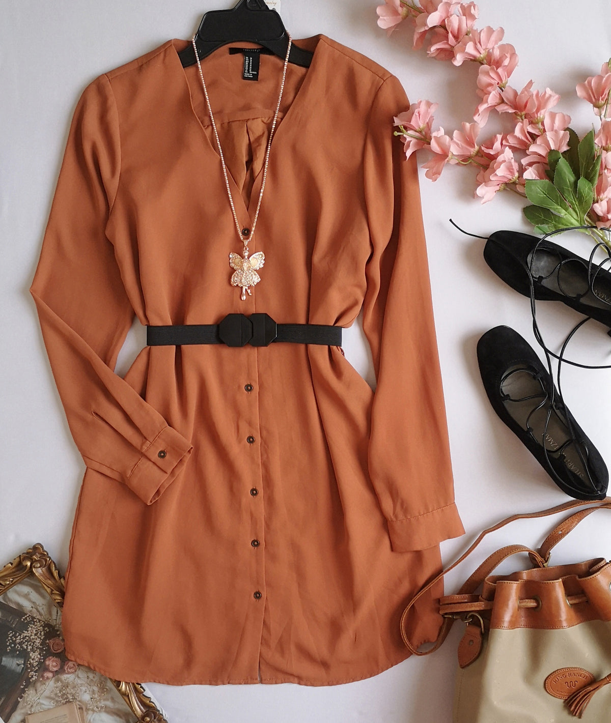 Vestido con botones adelante incluye cincho ⚓