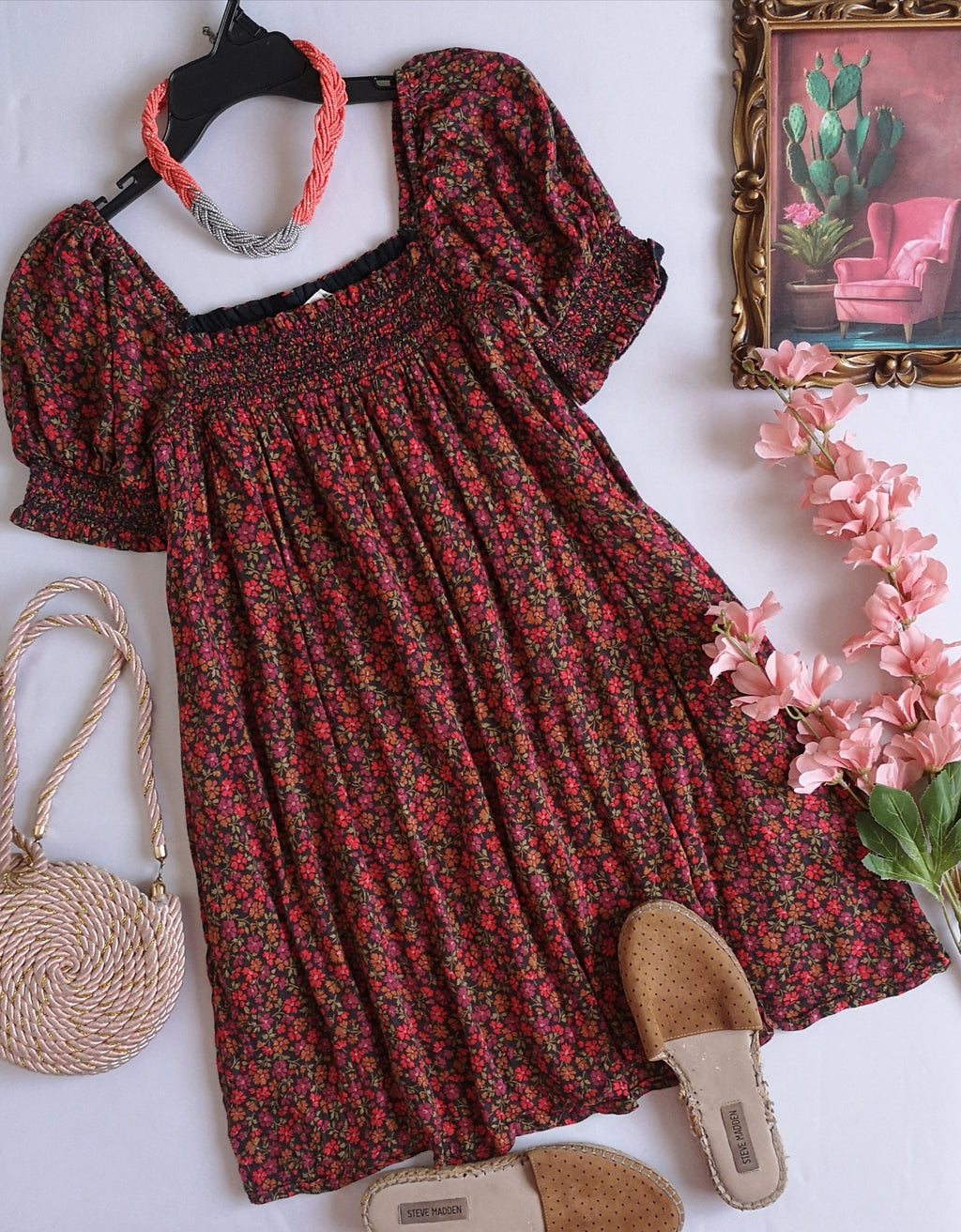 Vestido holgado con bolsas a los lados incluye collar