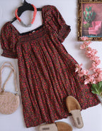 Vestido holgado con bolsas a los lados incluye collar